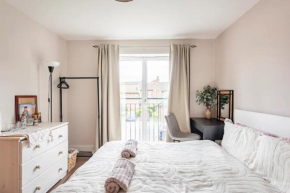 Flat 4, Kingfisher House Beautiful 2-Bed Flat Close to York City Walls Pass the Keys